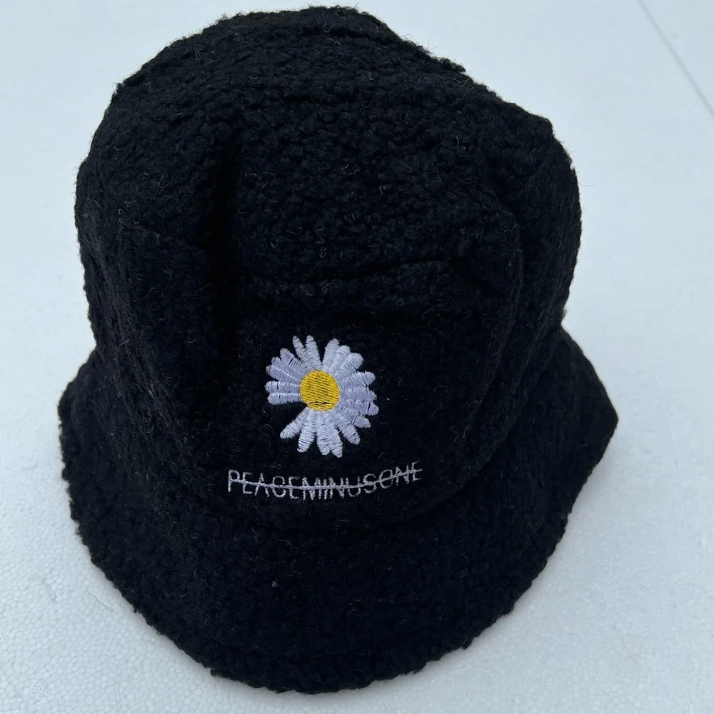 Daisy Flower Fuzzy Felt Like Black Bucket Hat NEW Deadstock